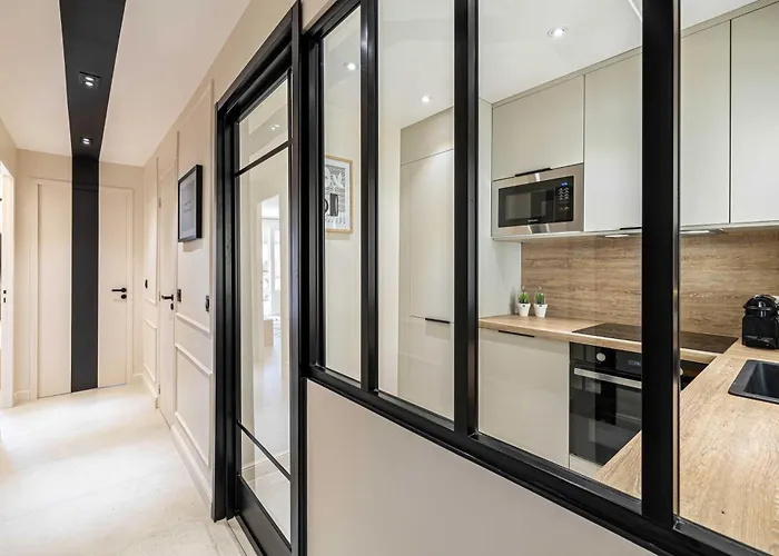 Haussmann - South-facing Balcony 2br 4p * Cannes