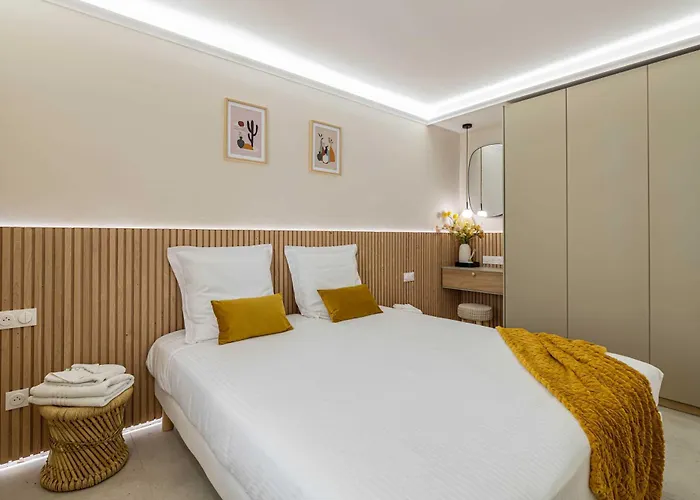 Apartment Haussmann - South-facing Balcony 2br 4p *