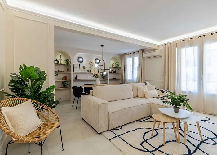 Apartment Haussmann - South-facing Balcony 2br 4p