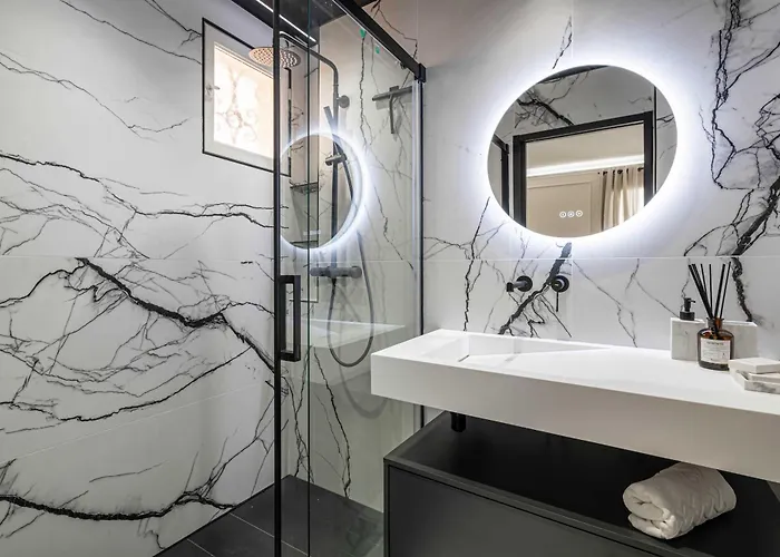 Haussmann - South-facing Balcony 2br 4p Apartment Cannes