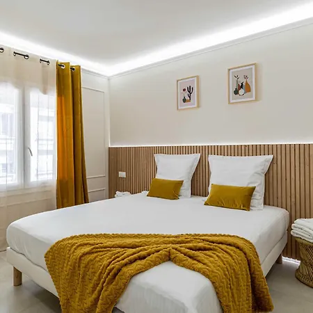 דירה Haussmann - South-facing Balcony 2br 4p קאן