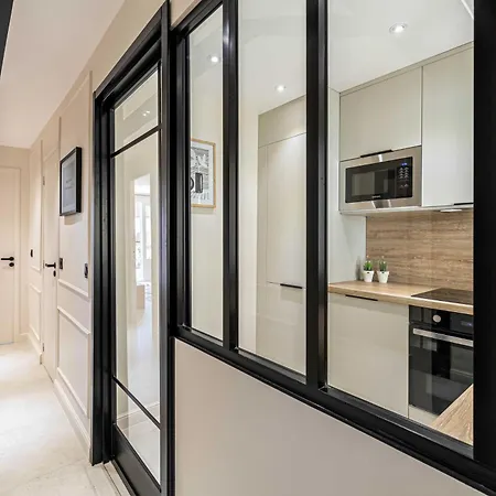 Haussmann - South-facing Balcony 2br 4p * קאן