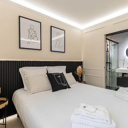 Haussmann - South-facing Balcony 2br 4p